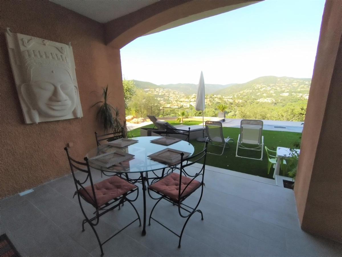 Superbe Bas De Villa 80 M2 Piscine Privee Reservee Aux Vacanciers Avec Vue Magnifique 6 Couchages La Londe-les-Maures Kültér fotó